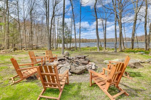 Pocono Lake Home with Fire Pit Walk to Ski Hill! in Pocono Lake, USA