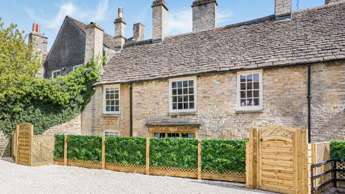 The Nook - 1 Bed apartment, Central Tetbury, King Bed, Coffee Bar in Tetbury
