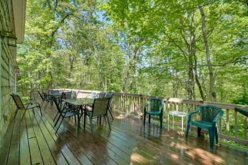 Hot Tub, Grills & Deck! Home Near Dale Hollow Lake in Albanija (KY)