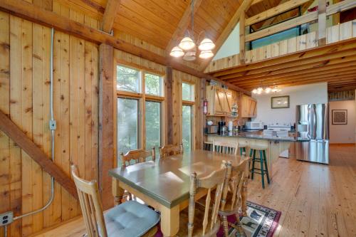 Hot Tub & Games! 'The Retreat' on Dale Hollow Lake in Albanija (KY)