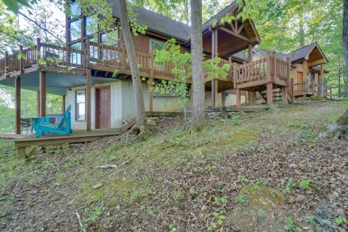 Hot Tub & Games! 'The Retreat' on Dale Hollow Lake in Albanija (KY)