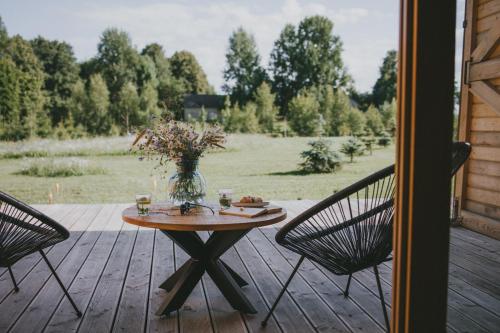 Rõdu/terrass, Trzy Siostry Udryn in Udryn