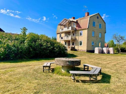 . 8 person holiday home in Mörlunda-By Traum