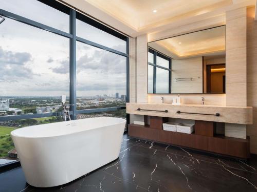 room detail thumbnail 1