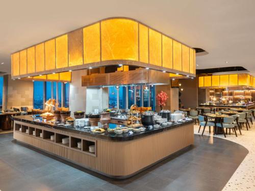 Ravintola, Novotel Jakarta Pulo Mas in Senen