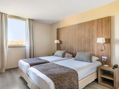2 twin beds