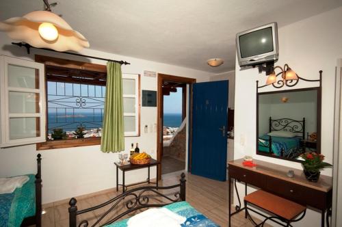 Germanos Studios Room Type - Studio (3 Adults) with Sea View