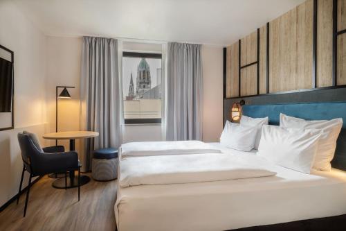 room detail thumbnail 0