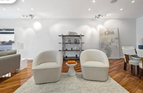 Luxury Hudson Riverfront Residence in Edgewater (NJ)