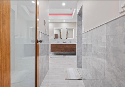 Luxury Hudson Riverfront Residence in Edgewater (NJ)