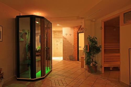 Sauna, Hotel Garni - Restaurant Kaminstube in Sankt Anton am Arlberg