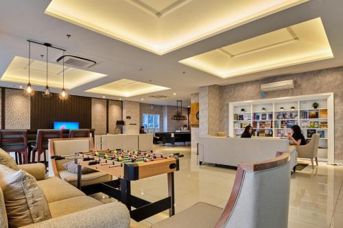 Bar/lounge, Roseville Soho & Suite Apt - BSD New Apartment near ICE BSD - Full furnished in Serpong
