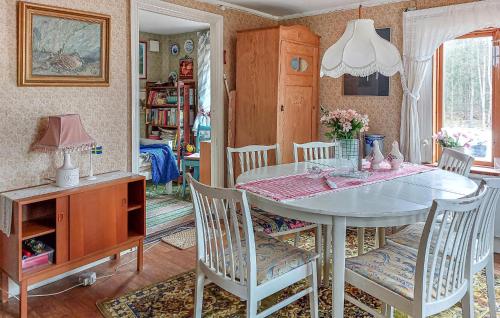 Viesnīcas āriene, 2 Bedroom Lovely Home In Visseltofta in Visseltofta