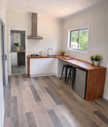 virtuve, Iron Range Hideaway Eco Cabin in Lockhart River
