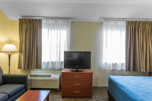 MainStay Suites Brentwood - image 36