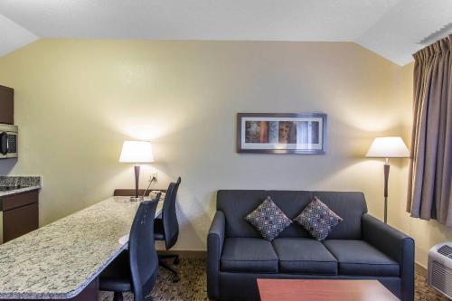 MainStay Suites Brentwood - image 32