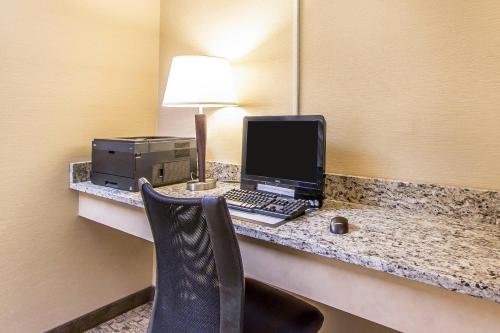MainStay Suites Brentwood - image 30