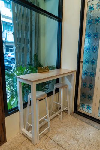 Baan Batra Heritage Suite - image 7