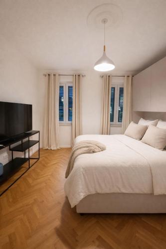 Clock Tower Apartments Old Town Herceg Novi