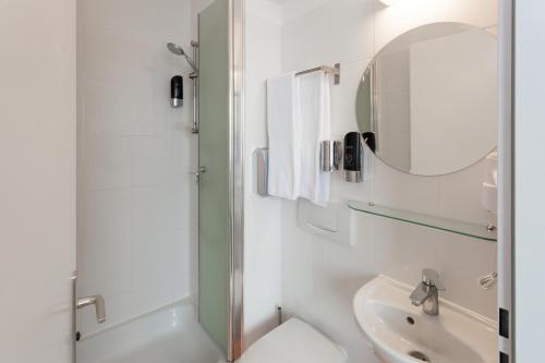 Hotel West - image 11