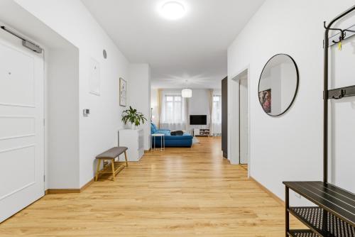 Stará Škola Mariánská (Stara Skola Marianska) in Albrechtice V Jizerskych Horach