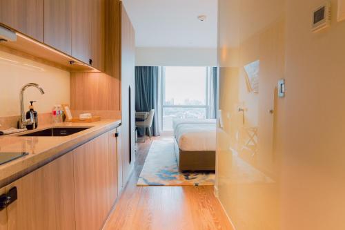 Kitchen, Novotel Suites Manila At Acqua in Mandaluyong