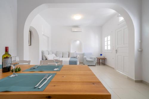 Coastal Escape - 2 min from Perissa Beach - Ανάφη