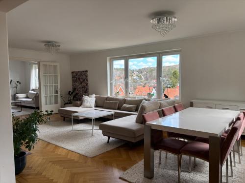 Grand villa with great location! – khách sạn tại Lorensberg