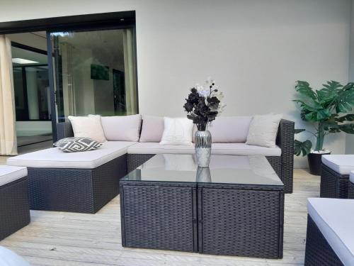 La Villa de L'océan Piscine & Spa (La Villa de L'ocean Piscine & Spa) in Lanilduta