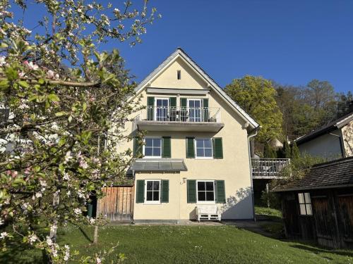 Moderne Ferienwohnung mit Seeblick in Herrsching in Herrsching am Ammersee