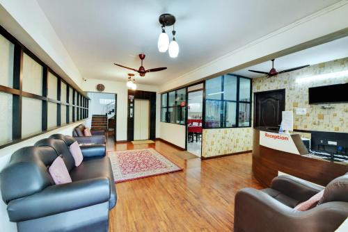 AVM Comfort Inn Nr Omni Bus Stand, Gandhipuram photo 3