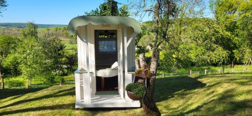 Petit a Petit - gypsy wagons and Bell tents in the Bourgogne 5