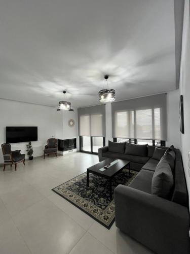 Meintis Apartments Rafina 2