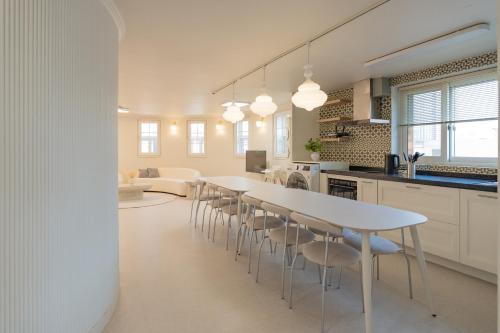 House of Space Up to 21 people 5 minutes from Banwoldang Station 11 beds 210 sq ft 3 bathrooms Ideal 사진 5