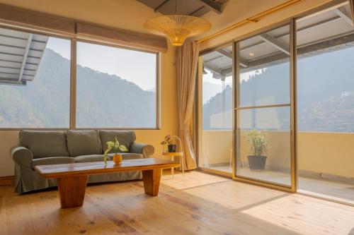 Skats, OVER THE WORLD  in Ramgarh