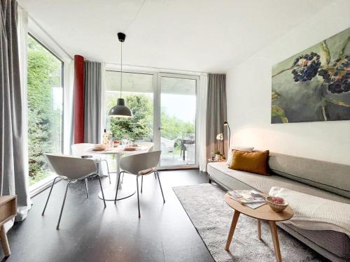 Blueberry Living - Design-Apartments am Starnberger See, Natur & Erholung, Privatparkplatz, nur 400 m zum See in Tutzing, Deutschland