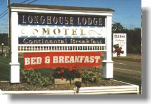 Longhouse Manor B&B