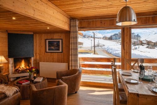 Appartement 4 etoiles Tignes vue lac et montagne, 8 pers Chalet Gypaetus in ティニュ