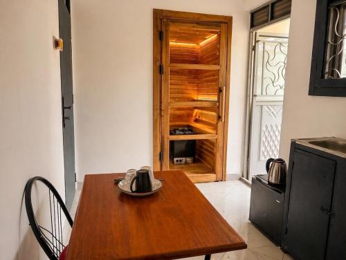 Dutus Hotel Entebbe in אנטבה