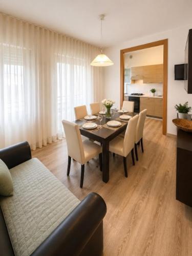 Casa Michela - Big 3 bedroom apartment by AGENZIA COCAL