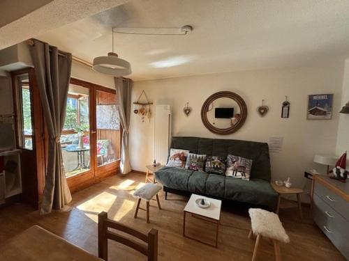 Studio confortable avec balcon et WiFi, animaux admis à Brides-les-Bains