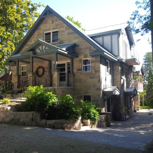 . Lionheart B&B