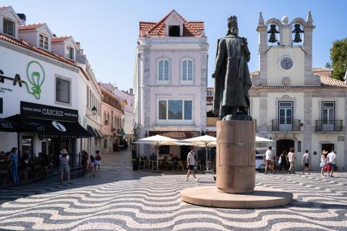 Cascais Escape Walk to Old Town & Beach wAC - image 5