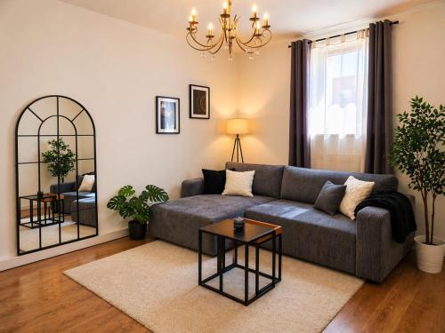Urban Hideaway - Stylish Downtown Apartment in Wels, Österreich