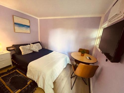 Blue Little Havana Room Type - Bungalow