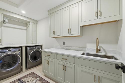 Luxury Coastal Retreat KBK - image 4