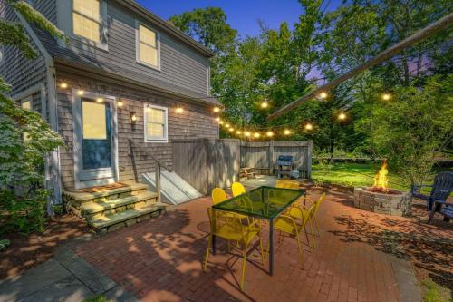 Cape Cod Haven: Cozy Home Near Gray's Beach in Yarmouth Port (MA)