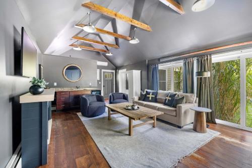 KPT Salt Pine House Apartment - image 10