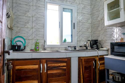 Kitchen, Assinie's apartment in Assinie-Mafia