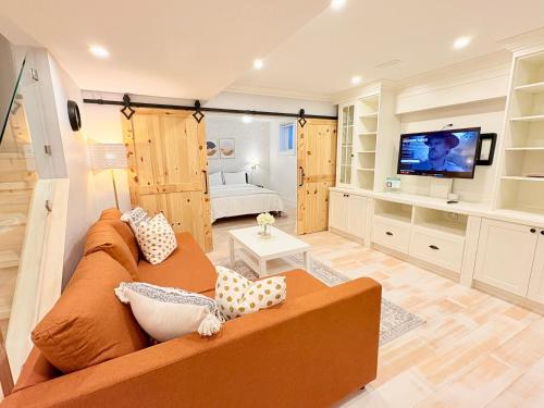 Family friendly 2BR basement unit with 2 Free parking